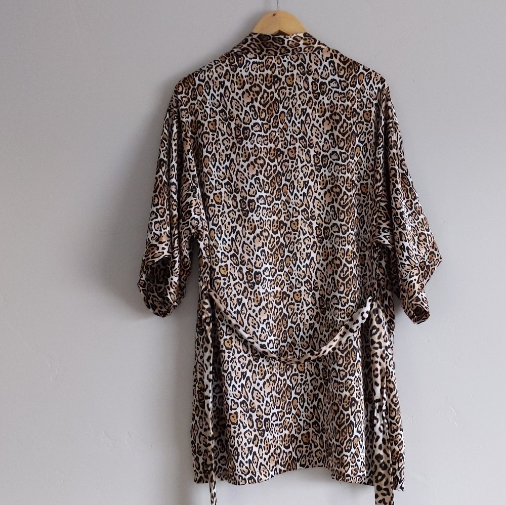 🌿VICTORIA'S SECRET ROBE🌿 - Picture 9 of 10